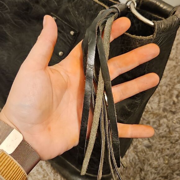 STS Ranch embossed paisley shoulder bag - Picture 9 of 14